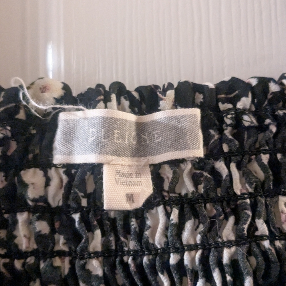 Black and White Floral Smocked Top - Picture 2 of 3